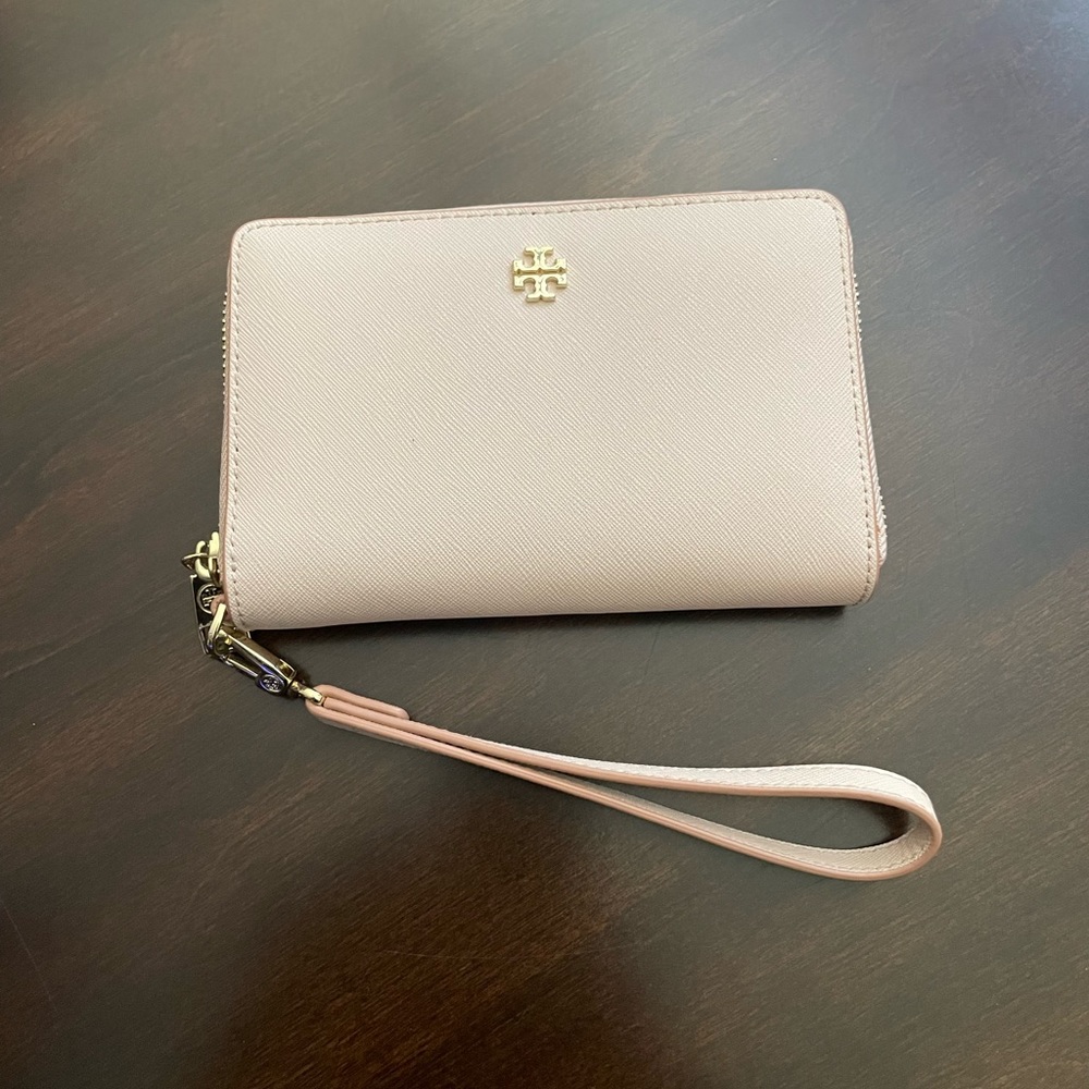 Tory Burch York Multi Task Smartphone Wristlet “Light Oak”